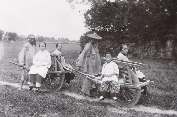 Framed Print : Chinese women being transported by wheelbarrow Framed Print : Chinese women being transported by wheelbarrow
