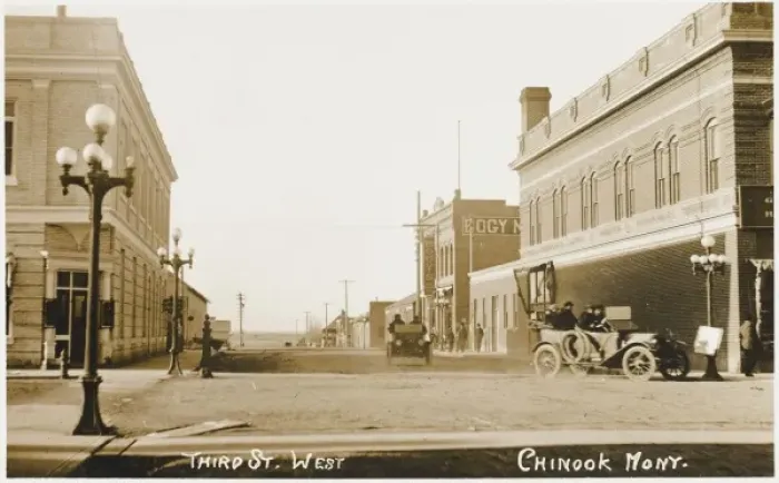 Framed Print : Chinook, Montana - Third Street West Framed Print : Chinook, Montana - Third Street West