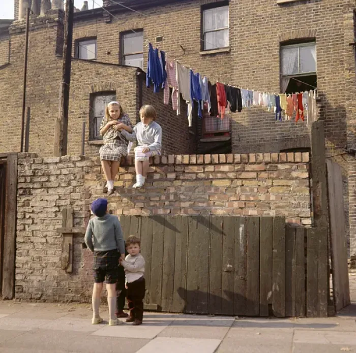 Framed Print : Chldren on a wall, with washing, Balham, SW London Framed Print : Chldren on a wall, with washing, Balham, SW London