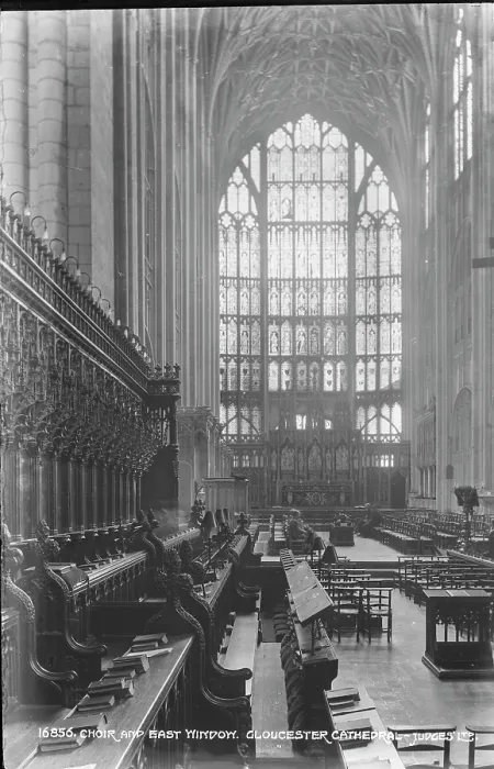 Framed Print : Choir and East Window of Gloucester Cathedral Framed Print : Choir and East Window of Gloucester Cathedral