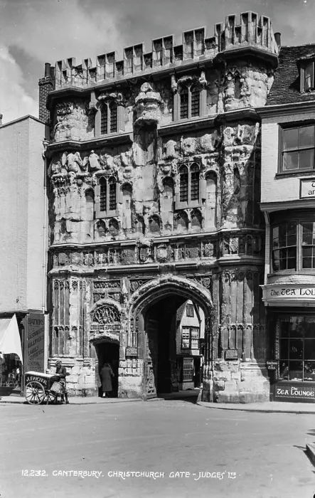 Framed Print : Christchurch Gate in Canterbury Framed Print : Christchurch Gate in Canterbury