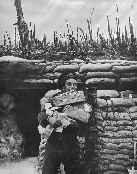 Christmas mail arriving in the trenches 1916