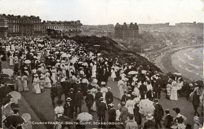 Framed Print : Church Parade & South Cliff, Scarborough, Yorkshire Framed Print : Church Parade & South Cliff, Scarborough, Yorkshire