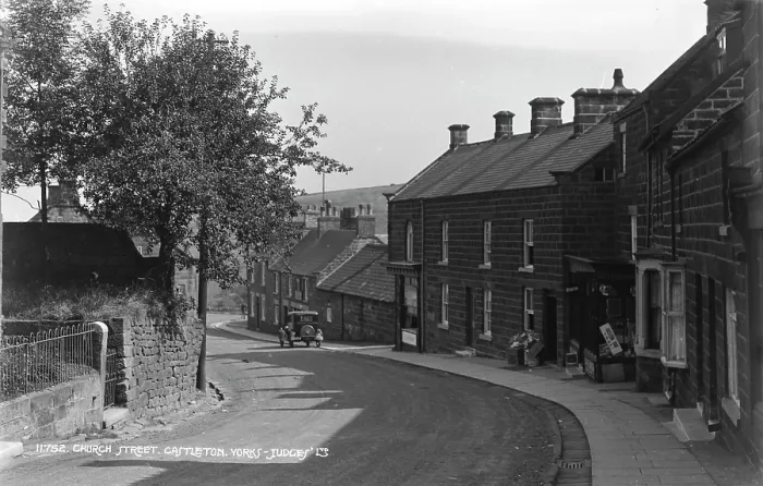Framed Print : Church Street, Castleton Framed Print : Church Street, Castleton