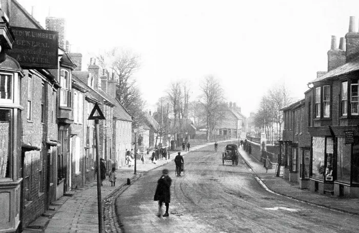 Framed Print : Church Street, Dunstable early 1900's Framed Print : Church Street, Dunstable early 1900's