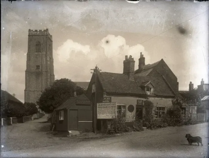 Framed Print : Church Street, Happisburgh, Norfolk Framed Print : Church Street, Happisburgh, Norfolk