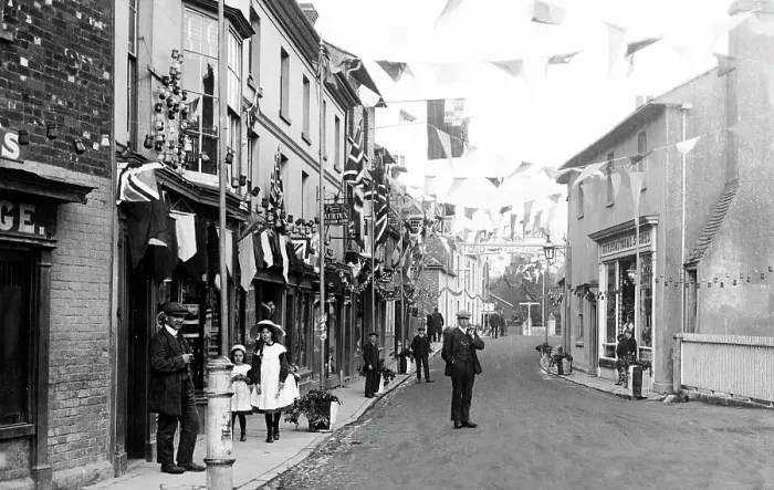 Framed Print : Church Street, Kings visit to Hungerford - 1912 Framed Print : Church Street, Kings visit to Hungerford - 1912