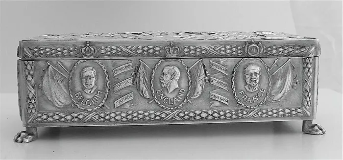 Framed Print : Cigarette Box with relief after a Caton Woodville painting Framed Print : Cigarette Box with relief after a Caton Woodville painting