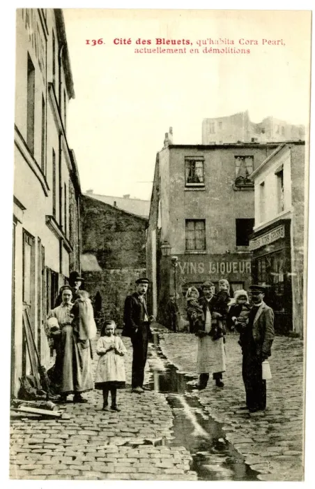 Framed Print : Cite des Bleuets where Cora Pearl lived, Paris, France Framed Print : Cite des Bleuets where Cora Pearl lived, Paris, France