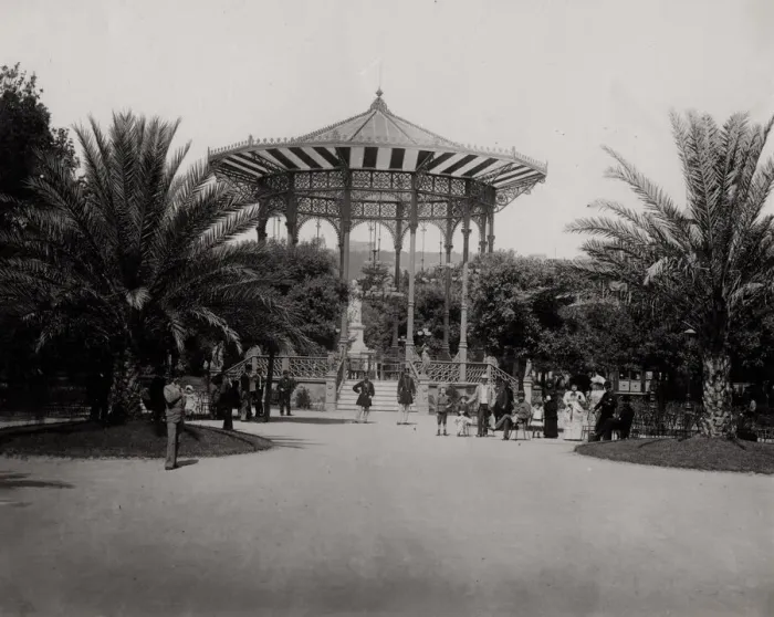 Framed Print : City centre view of a park and bandstand, Naples, Italy Framed Print : City centre view of a park and bandstand, Naples, Italy