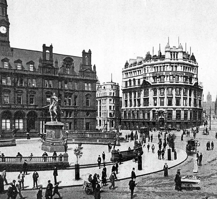 Framed Print : City Sq and Park Row Leeds Framed Print : City Sq and Park Row Leeds