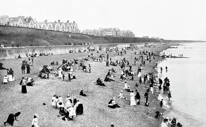 Framed Print : Clacton Beach Framed Print : Clacton Beach