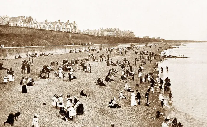 Framed Print : Clacton Beach early 1900s Framed Print : Clacton Beach early 1900s