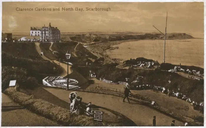 Framed Print : Clarence Gardens and North Bay, Scarborough, North Yorkshire Framed Print : Clarence Gardens and North Bay, Scarborough, North Yorkshire