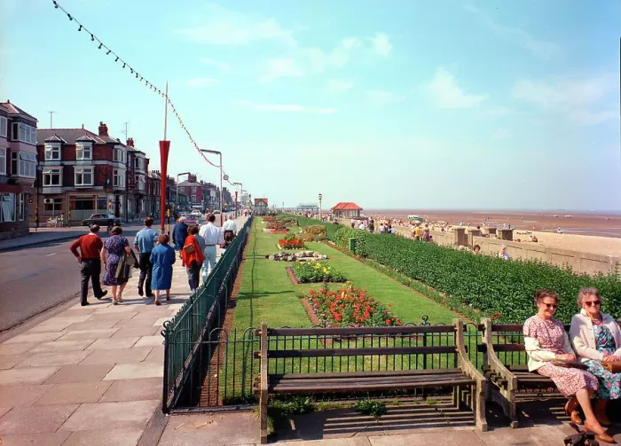 Framed Print : Cleethorpes - Kingsway Gardens and promenade Framed Print : Cleethorpes - Kingsway Gardens and promenade