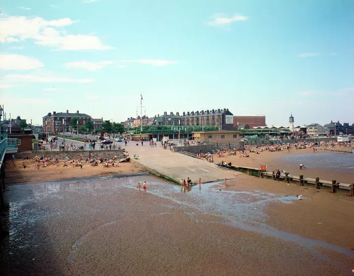 Framed Print : Cleethorpes - The Pullover from the pier Framed Print : Cleethorpes - The Pullover from the pier