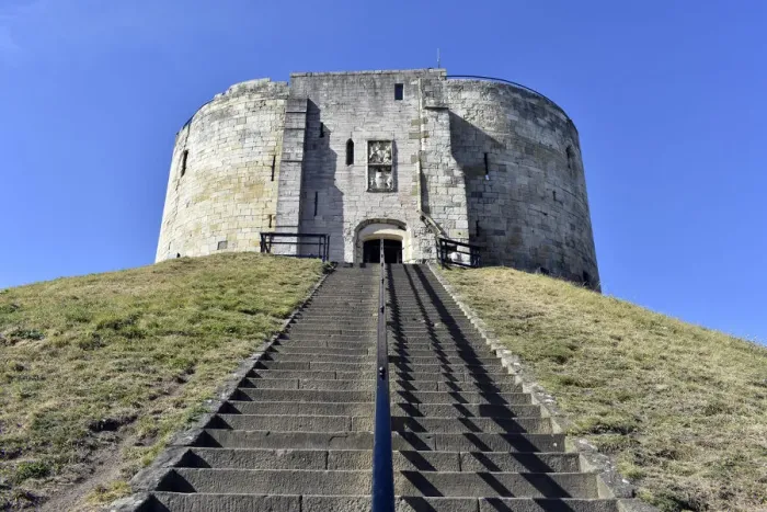 Framed Print : Cliffords Tower, York Framed Print : Cliffords Tower, York