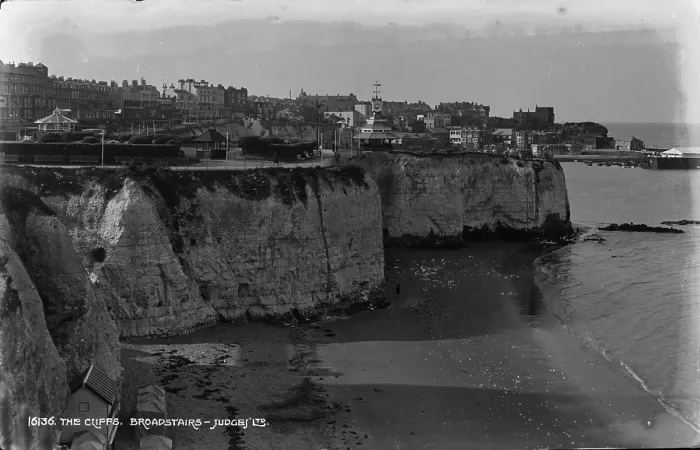 Framed Print : The Cliffs of Broadstairs