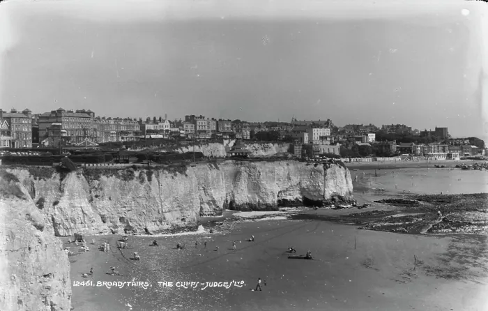 Framed Print : The Cliffs of Broadstairs Framed Print : The Cliffs of Broadstairs