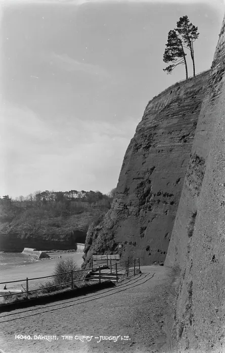 Framed Print : The Cliffs at Dawlish Framed Print : The Cliffs at Dawlish
