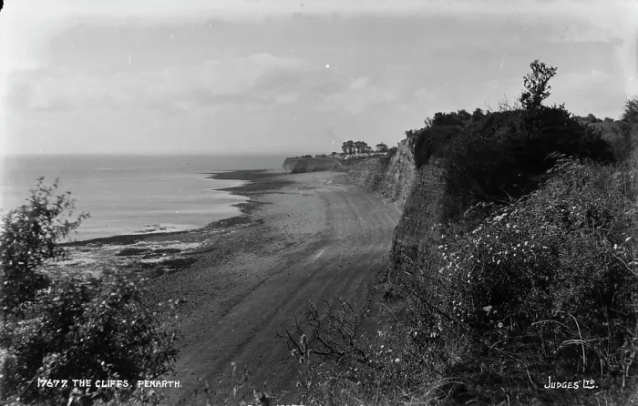 Framed Print : The Cliffs, Penarth Framed Print : The Cliffs, Penarth
