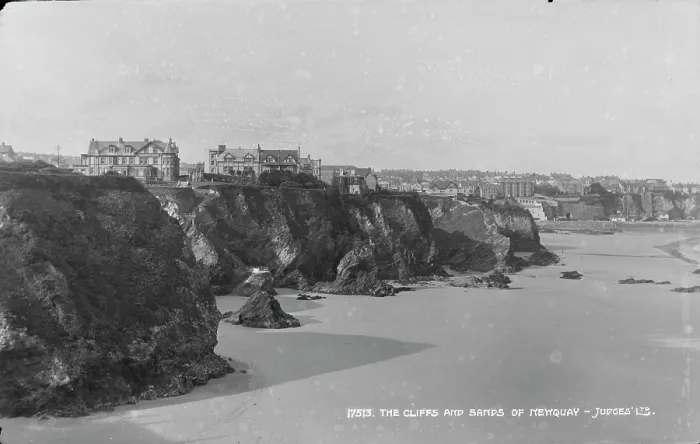 Framed Print : The Cliffs and Sands of Newquay Framed Print : The Cliffs and Sands of Newquay