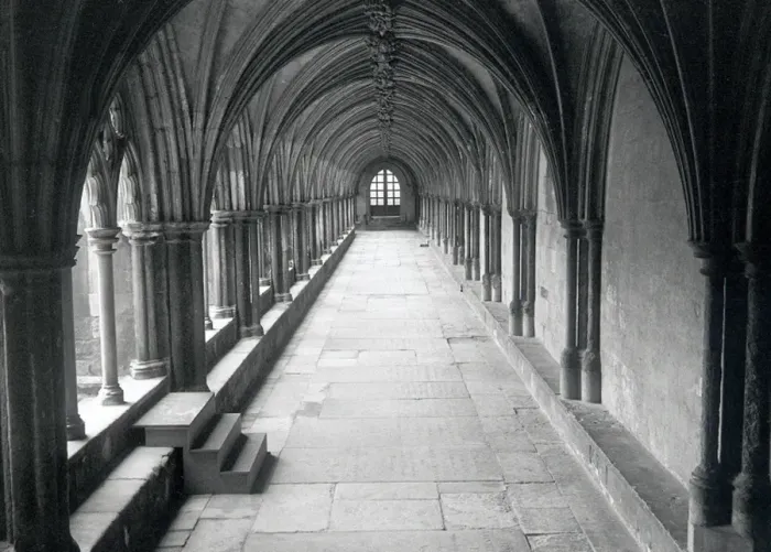 Framed Print : Cloisters of Chichester Cathedral, West Sussex Framed Print : Cloisters of Chichester Cathedral, West Sussex