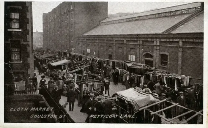 Framed Print : Cloth Market - Goulston Street, Petticoat Lane, London Framed Print : Cloth Market - Goulston Street, Petticoat Lane, London