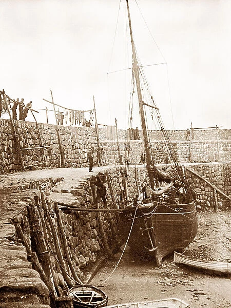 Clovelly Harbour early 1900s