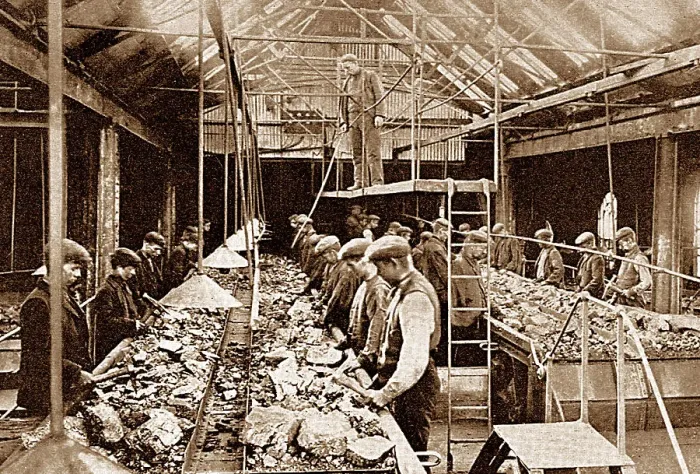 Framed Print : Coal picking, South Shields early 1900's Framed Print : Coal picking, South Shields early 1900's