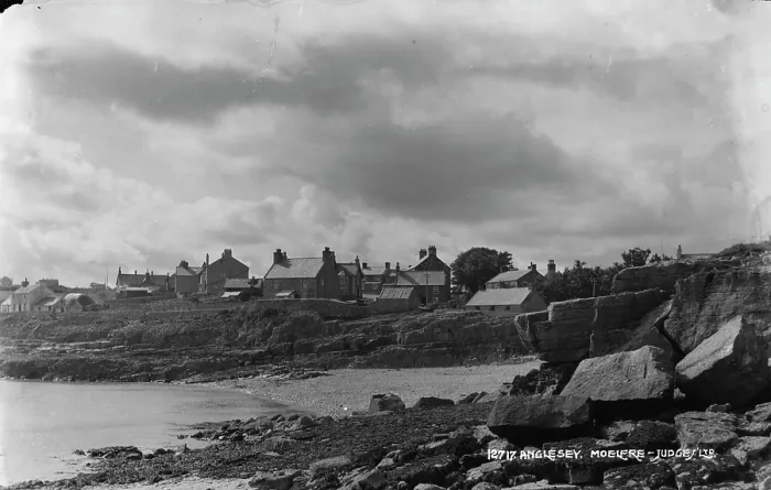 Framed Print : Coastal View of Moelvre, Anglesey Framed Print : Coastal View of Moelvre, Anglesey