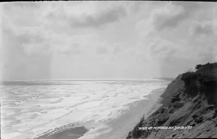 Framed Print : Coastal View at Mundesley Framed Print : Coastal View at Mundesley