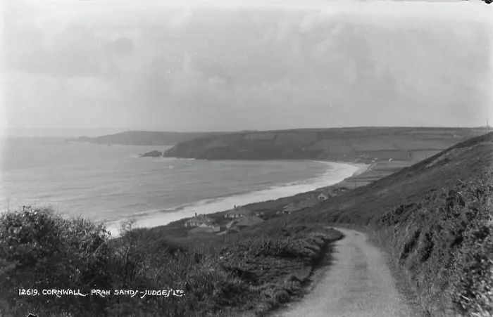 Framed Print : Coastal View of Praa Sands Framed Print : Coastal View of Praa Sands