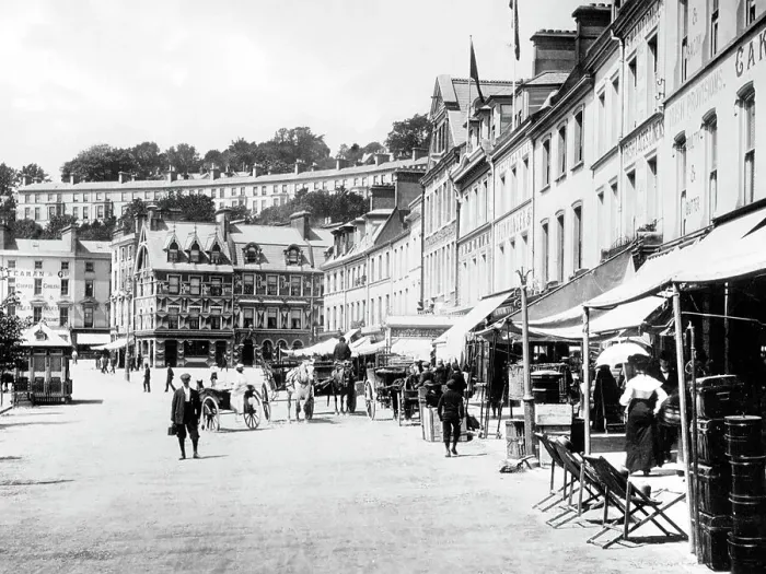Framed Print : Cobh / Queenstown West Beach early 1900s Framed Print : Cobh / Queenstown West Beach early 1900s