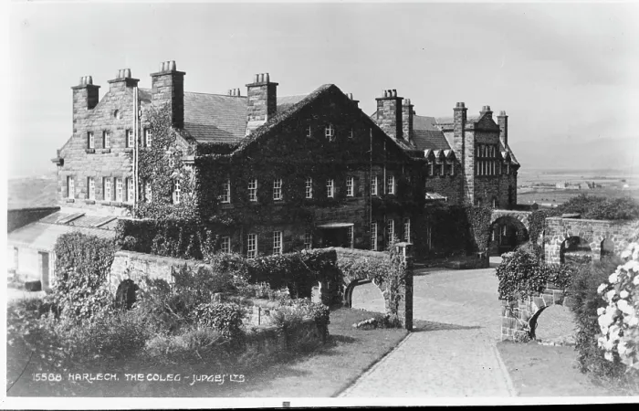 Framed Print : The Coleg in Harlech Framed Print : The Coleg in Harlech