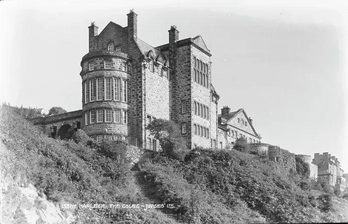 Framed Print : The Coleg in Harlech Framed Print : The Coleg in Harlech