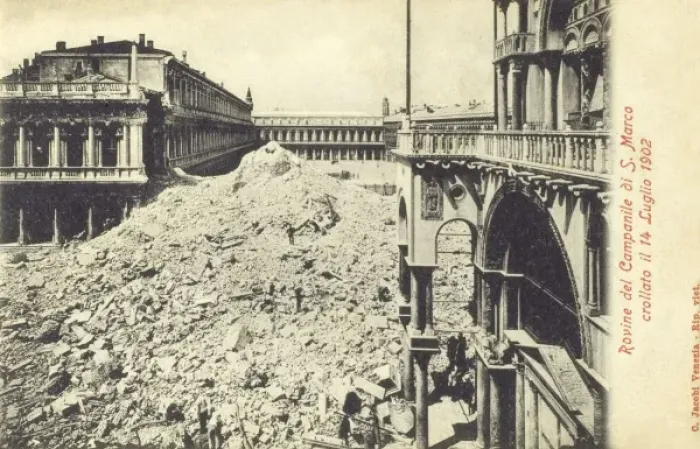 Framed Print : Collapse of the Campanile in St Marks Square, Venice Framed Print : Collapse of the Campanile in St Marks Square, Venice