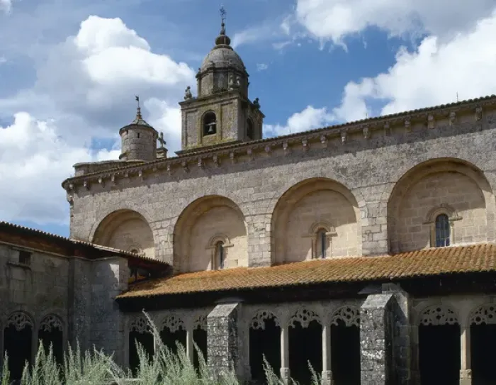 Framed Print : Collegiate Church of Saint Mary. Cloister. Spain