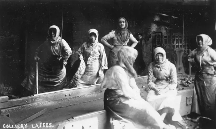 Framed Print : COLLIERY LASSES / 1890 S Framed Print : COLLIERY LASSES / 1890 S