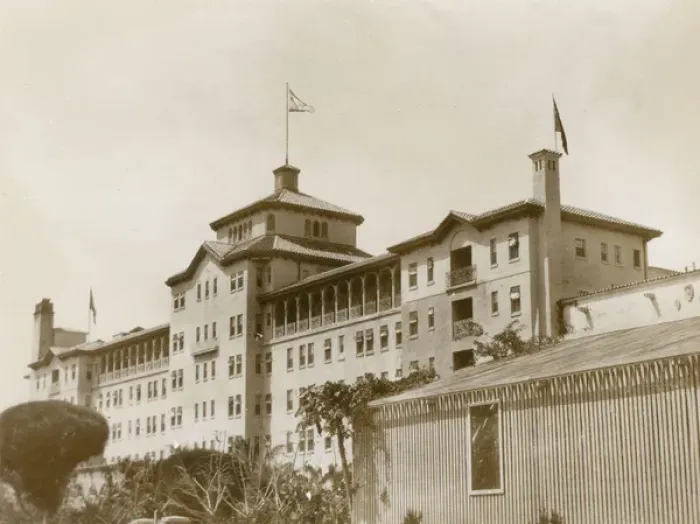 Framed Print : Colonial Hotel, Nassau, Bahamas, West Indies Framed Print : Colonial Hotel, Nassau, Bahamas, West Indies