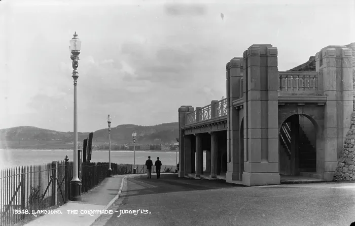 Framed Print : The Colonnade in Llandudno Framed Print : The Colonnade in Llandudno