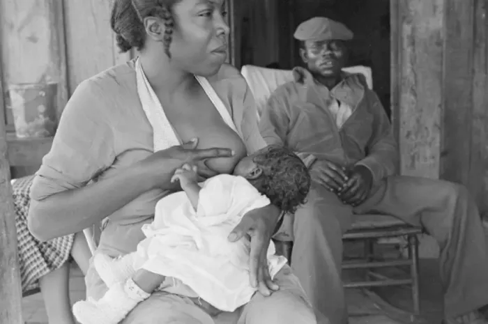 Framed Print : Colored sharecropper family living in Little Rock, Arkansas Framed Print : Colored sharecropper family living in Little Rock, Arkansas