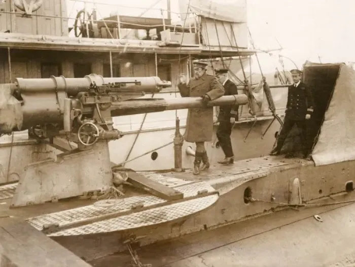 Framed Print : Commodore Keyes with journalist on submarine, WW1 Framed Print : Commodore Keyes with journalist on submarine, WW1