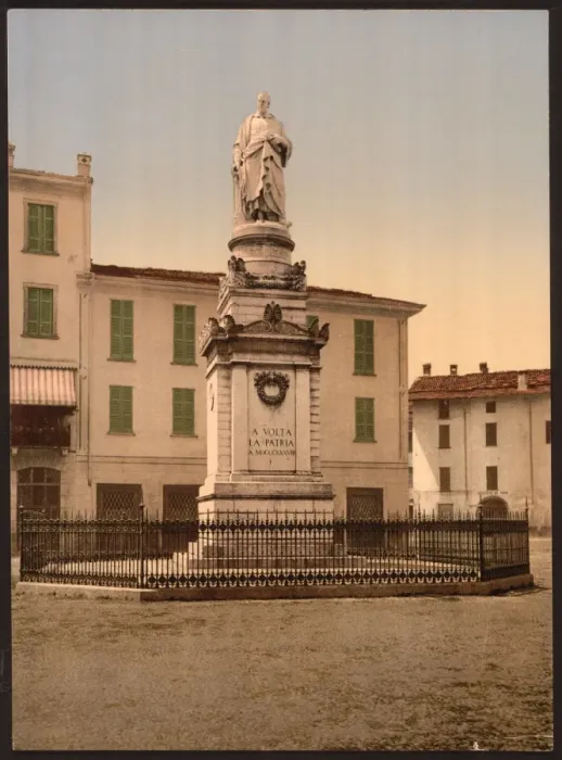 Framed Print : Como, Volta Monument, Lake Como, Italy Framed Print : Como, Volta Monument, Lake Como, Italy