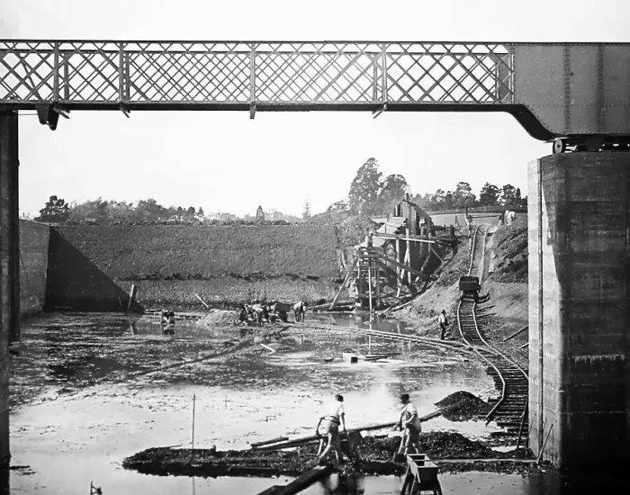 Framed Print : Construction of the Diglis Canal Basin, Worcester Framed Print : Construction of the Diglis Canal Basin, Worcester