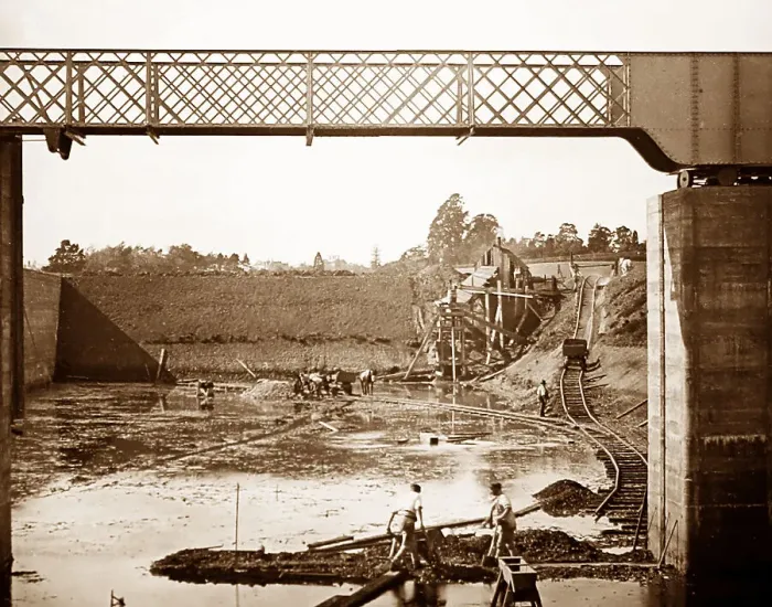 Framed Print : Construction of Diglis canal basin, Worcester Framed Print : Construction of Diglis canal basin, Worcester