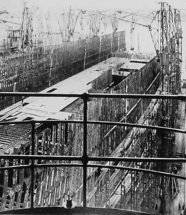 Framed Print : Construction of RMS Queen Elizabeth Framed Print : Construction of RMS Queen Elizabeth