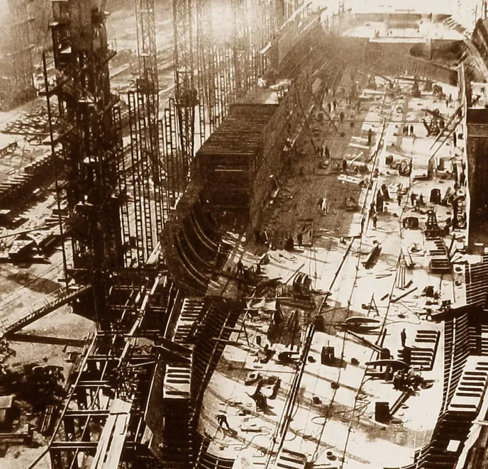 Framed Print : Construction of RMS Queen Elizabeth launched in 1938 Framed Print : Construction of RMS Queen Elizabeth launched in 1938
