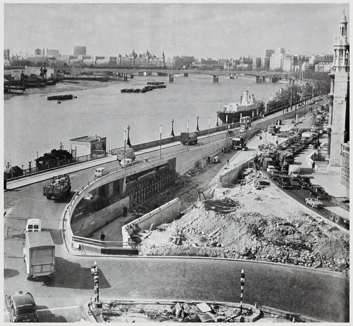 Framed Print : Construction work - New underpass - Blackfriars, London Framed Print : Construction work - New underpass - Blackfriars, London