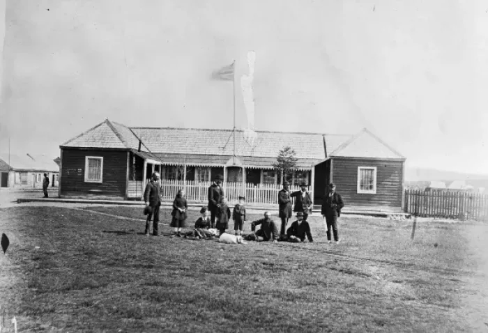 Framed Print : Consuls House, Sandy Point, Strait of Magellan Framed Print : Consuls House, Sandy Point, Strait of Magellan